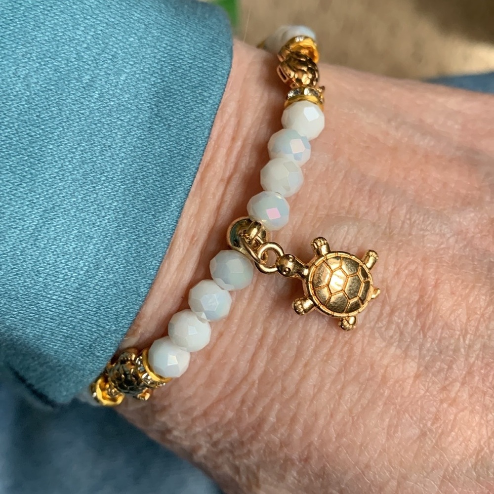 One Turtle Charm Bracelet Beaded Gold Turtle Bracelet